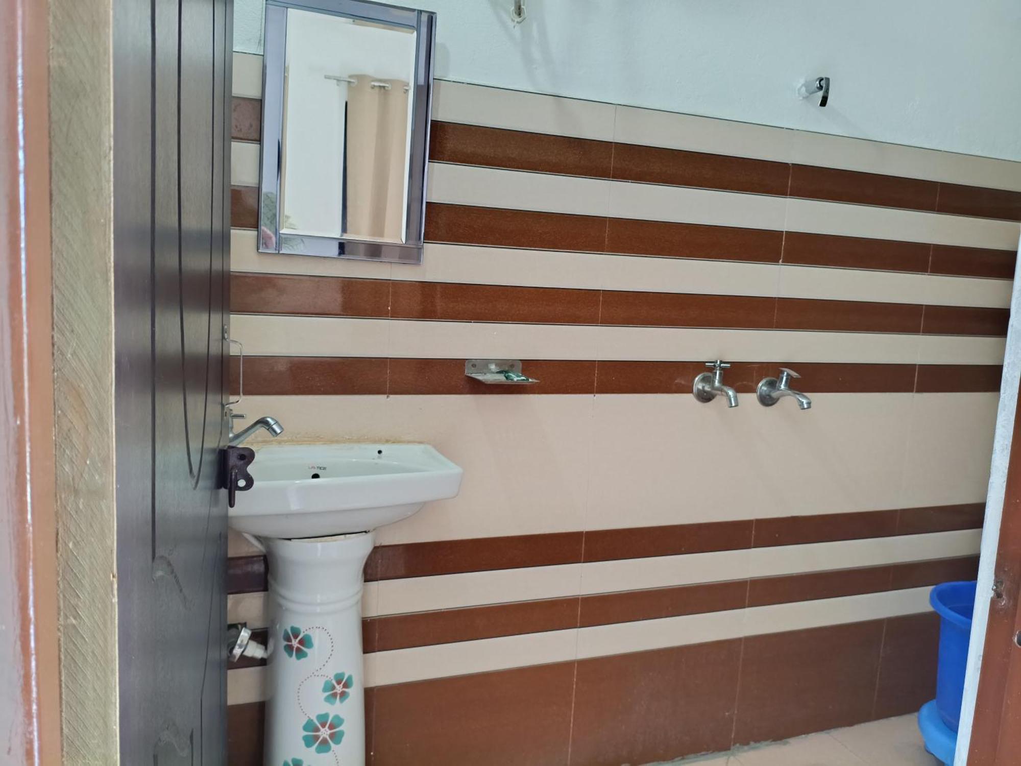 Mayur Homestay Ukhimath Экстерьер фото